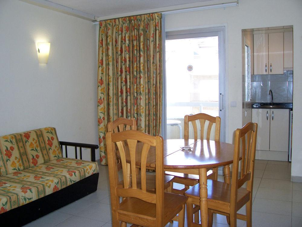 Apartamentos Alboran-Arysal Salou Kültér fotó