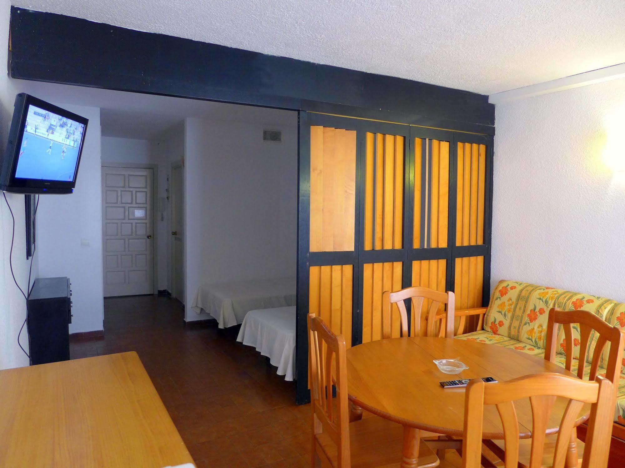 Apartamentos Alboran-Arysal Salou Kültér fotó