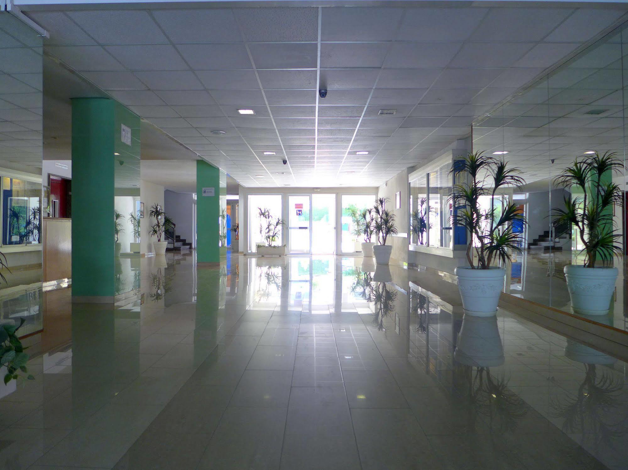 Apartamentos Alboran-Arysal Salou Kültér fotó